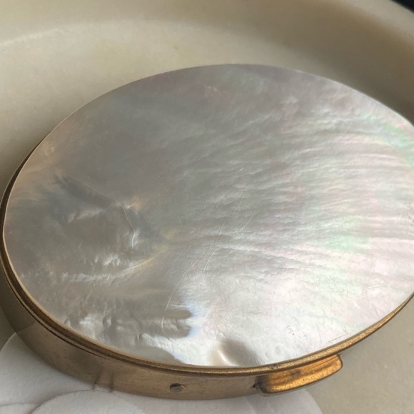Mother of Pearl antique powder box WITH original powder inside - Picture 2 of 13